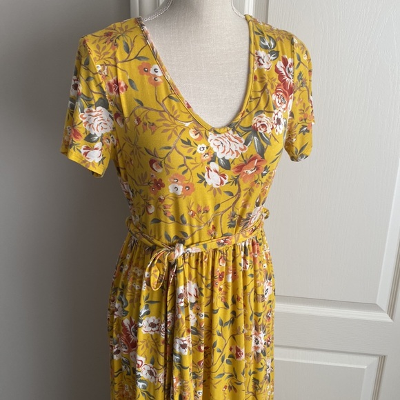 Love Kuza - Yellow & Floral Tiered Maxi Dress - Picture 5 of 7